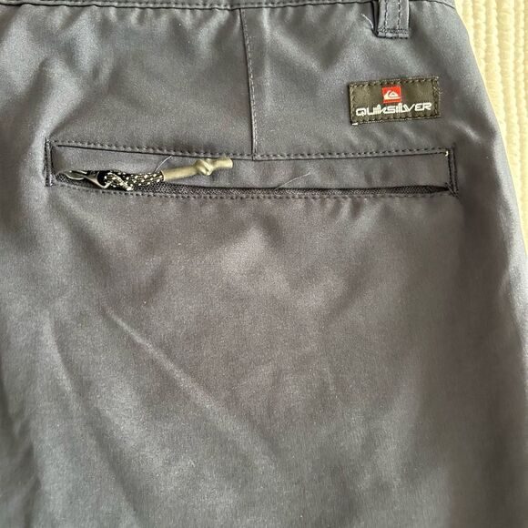 Quiksilver Men's Dark Blue Hybrid Shorts Size 36 - Picture 9 of 13